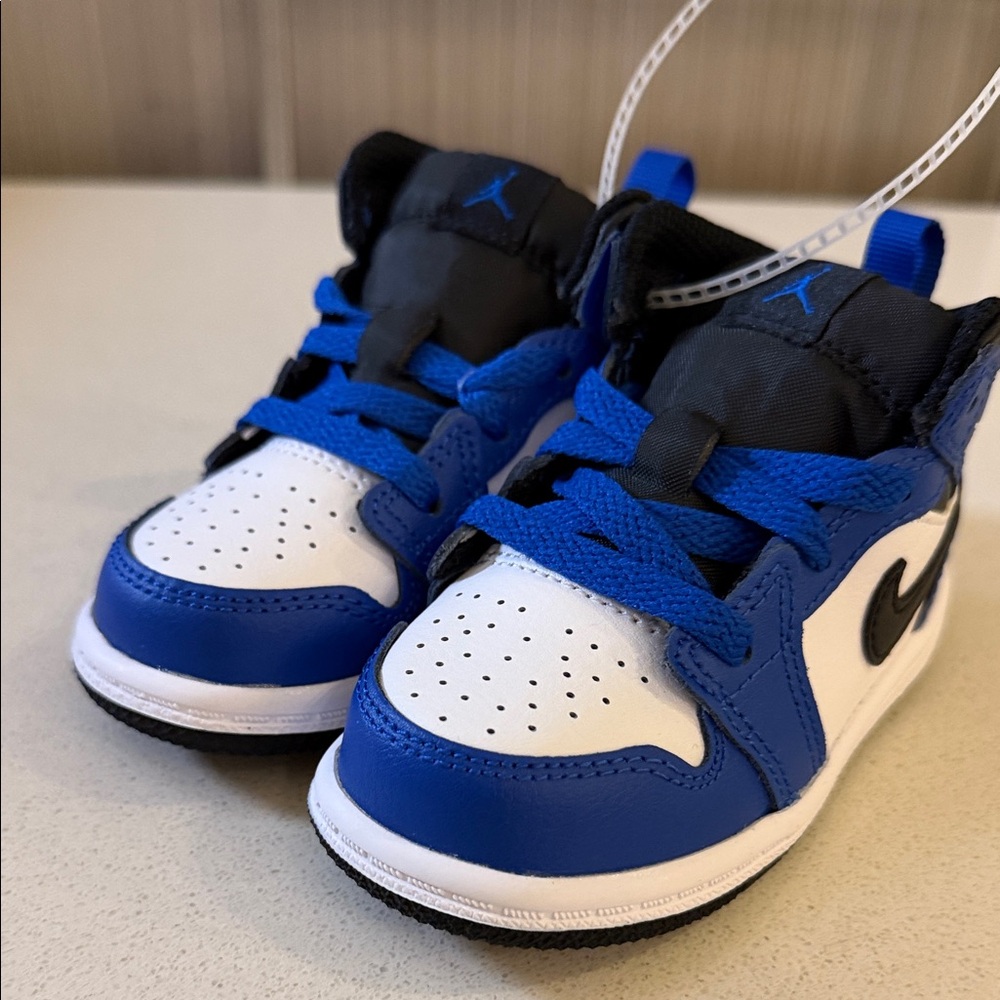 Air Jordan Mid size 5c